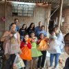 25.12.12_entrega_kits_natal_projeto_caminhar_003
